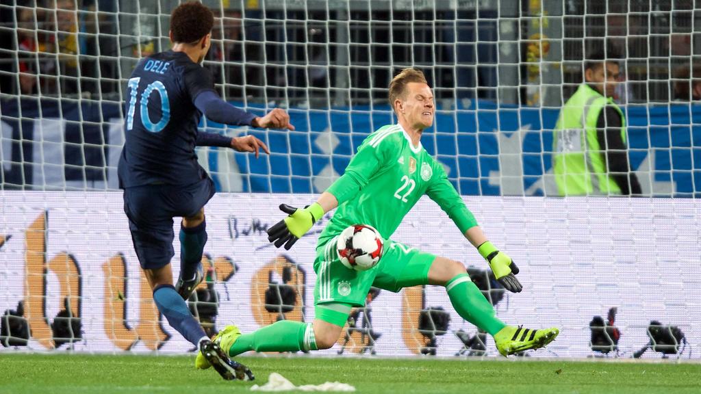Freundschaftsspiel Deutschland (GER) - England (ENG) Marc-Andre Ter Stegen (Deutschland, TW, No.22) Bamidele Alli (England, No.10) Parade Rettung ChanceFootball Dortmund 22 03 2017 international match Friendly
