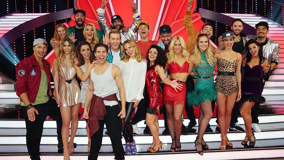 Diese 10 Paare sind in der nächsten Sendung am 21. April 2017 wieder dabei.Verwendung der Bilder für Online-Medien ausschließlich mit folgender Verlinkung:'Alle Infos zu 'Let´s Dance' im Special bei RTL.de: http://www.rtl.de/cms/sendungen/lets-dance.