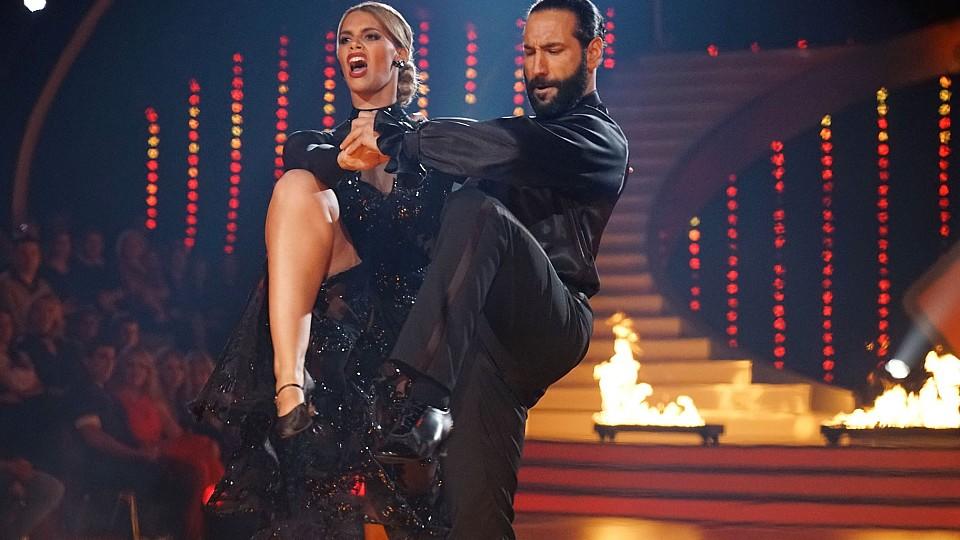 Angelina Kirsch und Massimo Sinató berühren mit ihrem Tango in der sechsten "Let's Dance"-Liveshow.