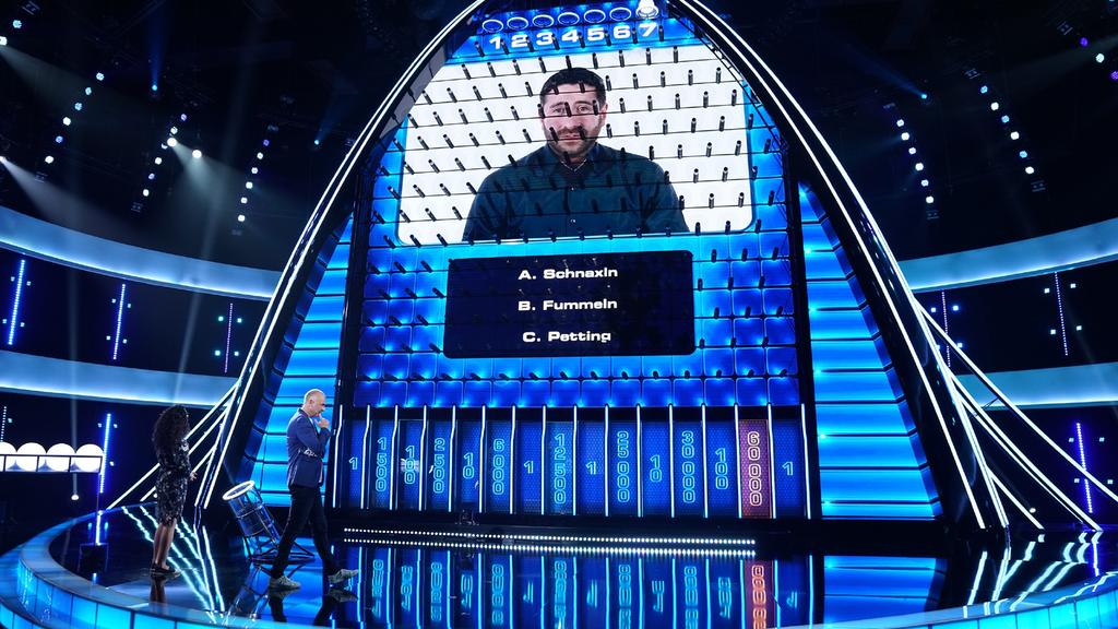 "The Wall" bei RTL - Die Regeln, Runde 2: Ein Kandidat befindet sich in 'Isolation'. Er kann nicht mehr mit seinem Partner kommunizieren und erhält keine Informationen über Spielstand oder ob er Fragen richtig beantwortet hat. Runde 2 startet mit zwe
