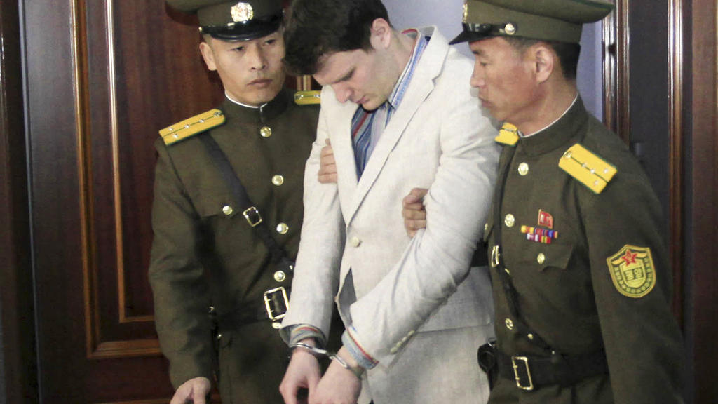 Otto Warmbier in sichtlich angegriffenem Zustand im März 2016 in einem Gericht in Pjöngjang (Nordkorea).