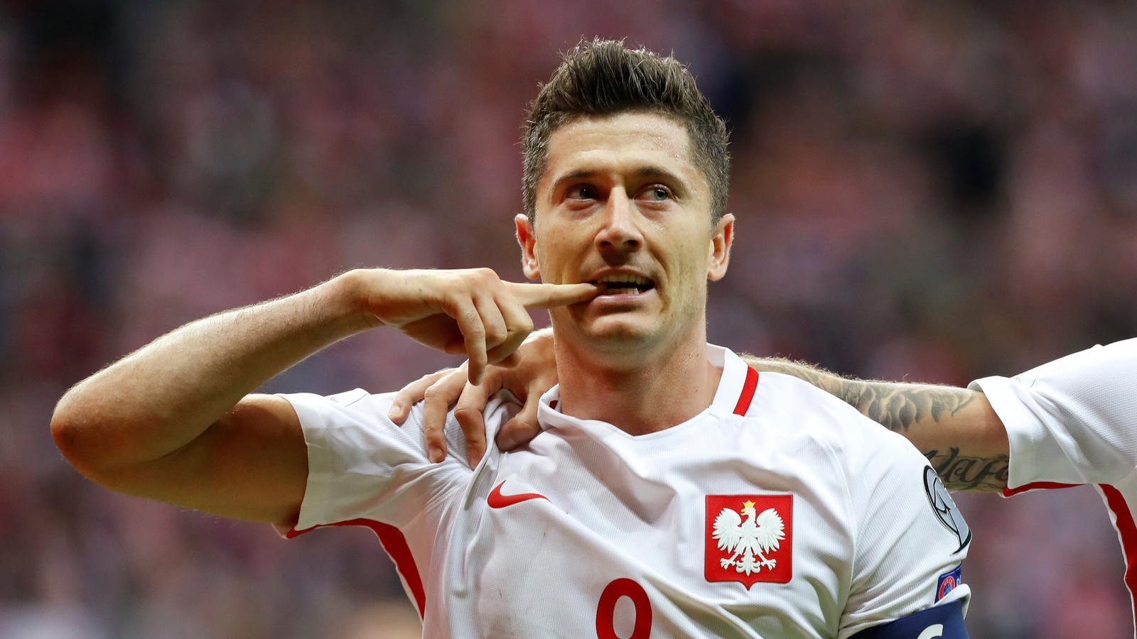 Wm Qualifikation Lewandowski Trifft Bei Polen Sieg England Fast Durch