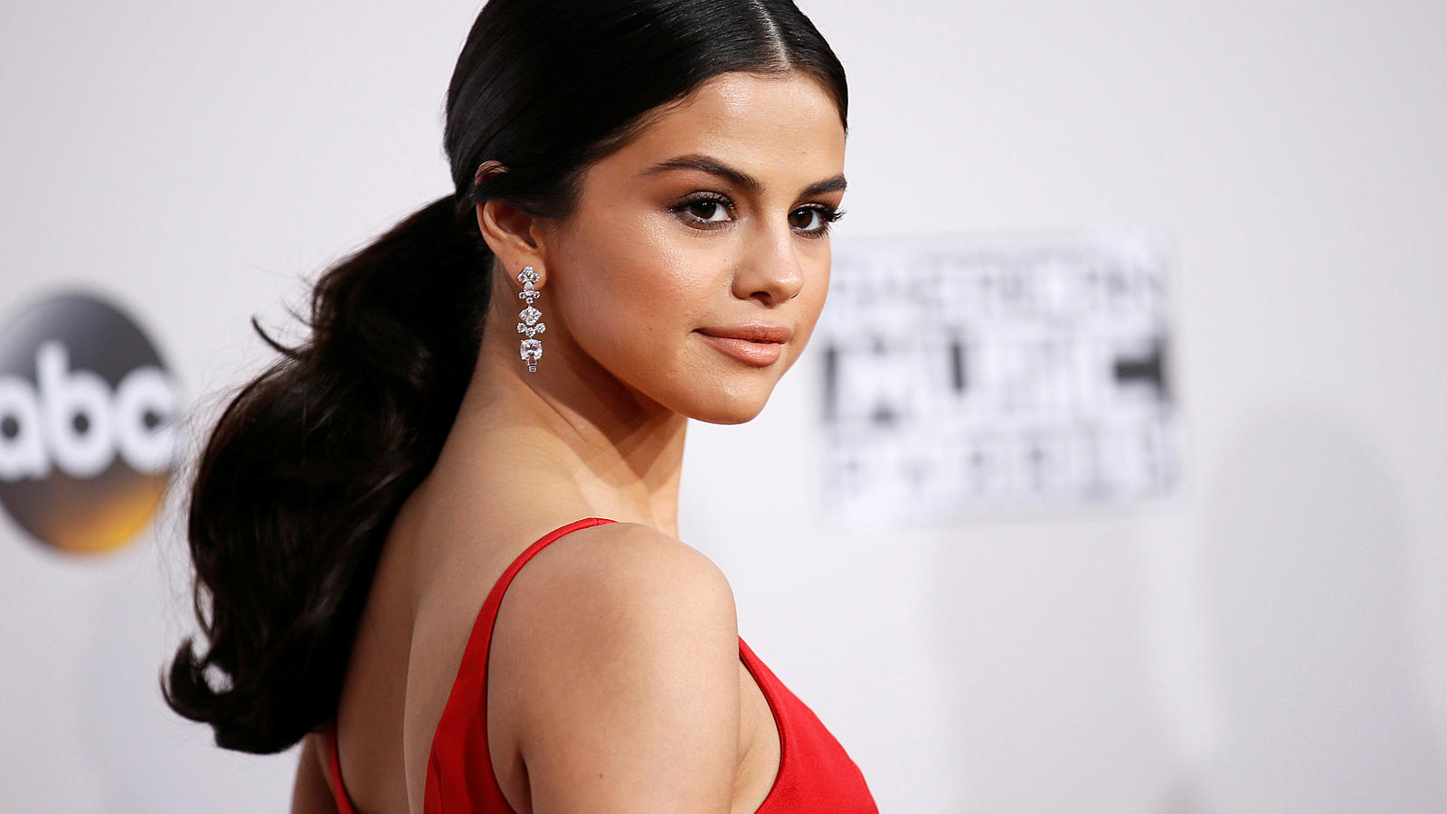 Was Ist Lupus Uberhaupt Stars Wie Selena Gomez Oder Seal Leiden An Dieser Krankkheit