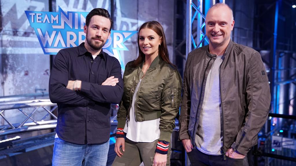 Die "Team Ninja Warrior Germany"-Moderatoren Jan Köppen (l.), Laura Wontorra und Frank Buschmann.