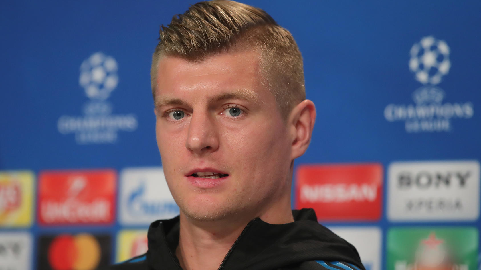 London Paris Toni Kroos Baut In Koln Sein Privates Gluck