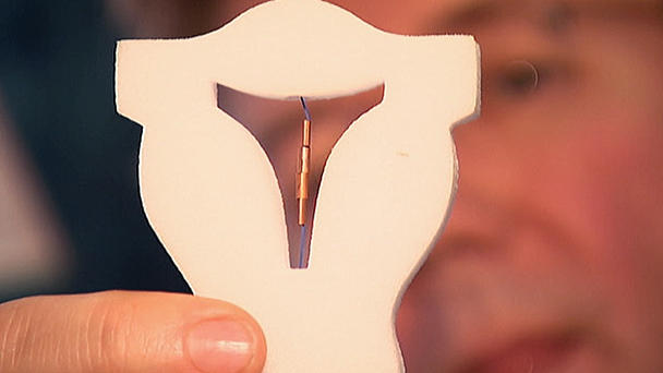 Vorsicht Bei Menstruationstassen Gefahr Fur Spirale Kupferkette