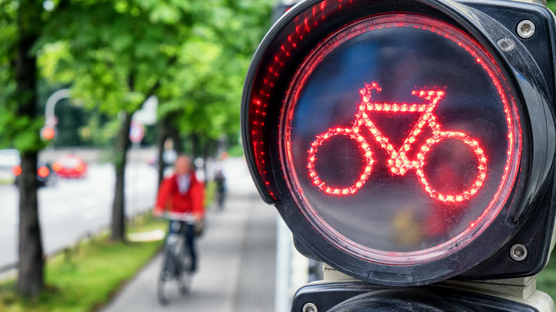 Über Rot fahren erlaubt Dürfen Fahrradfahrer rote Ampeln