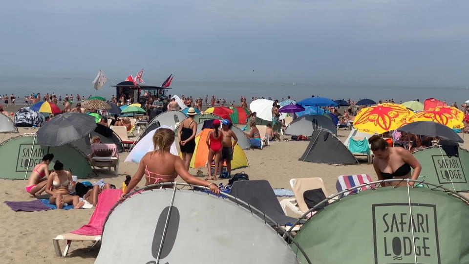Strand von Zandvoort im CoronaSommer Tausende suchen